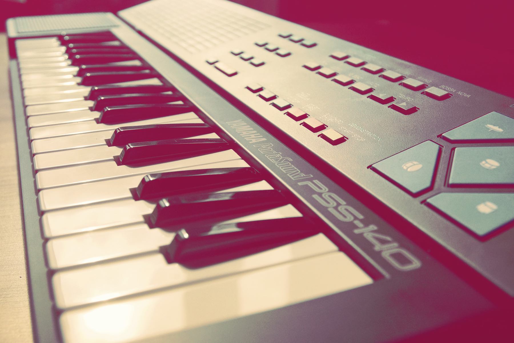 Yamaha PSS-140 keyboard